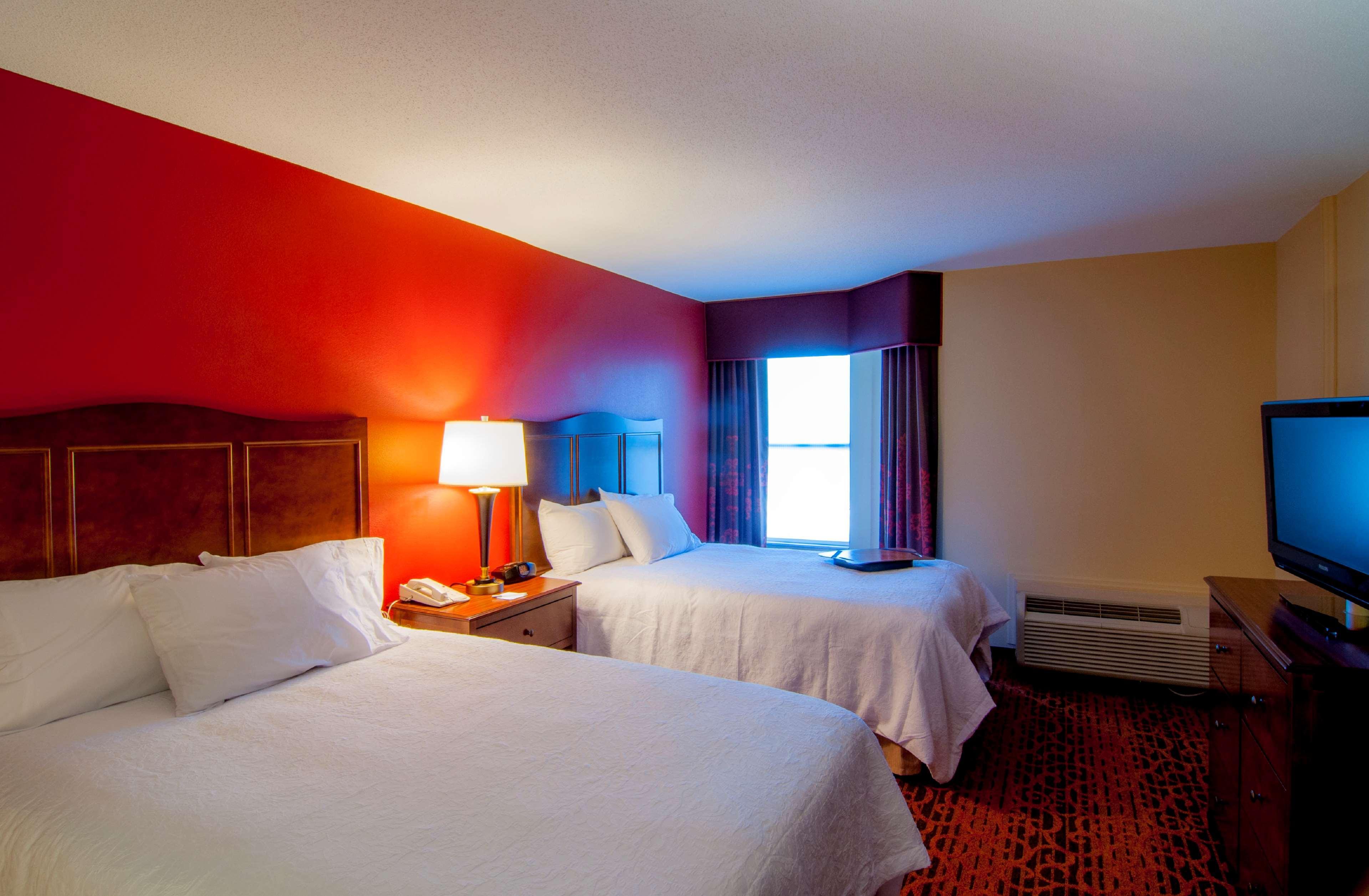Hampton Inn & Suites Tampa-North Exterior photo