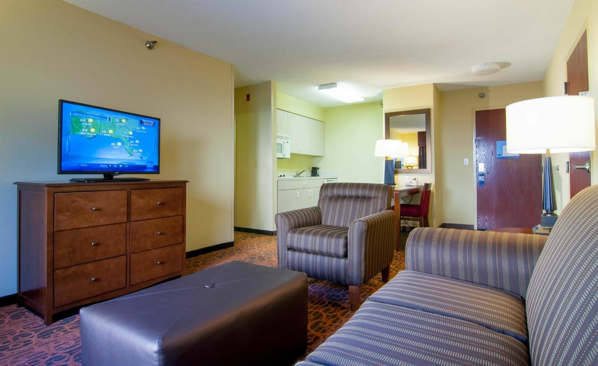 Hampton Inn & Suites Tampa-North Exterior photo